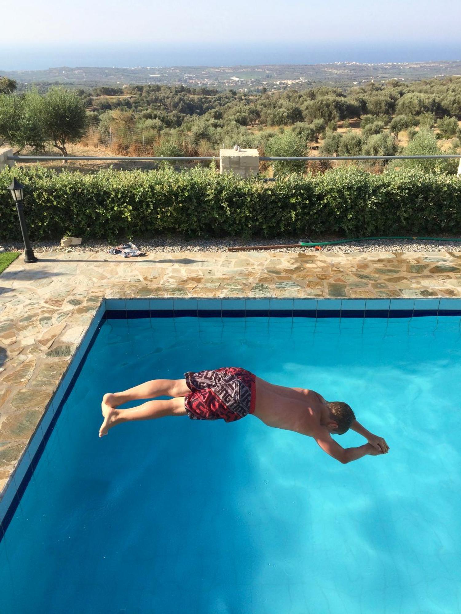 Olympia Villa Resmo